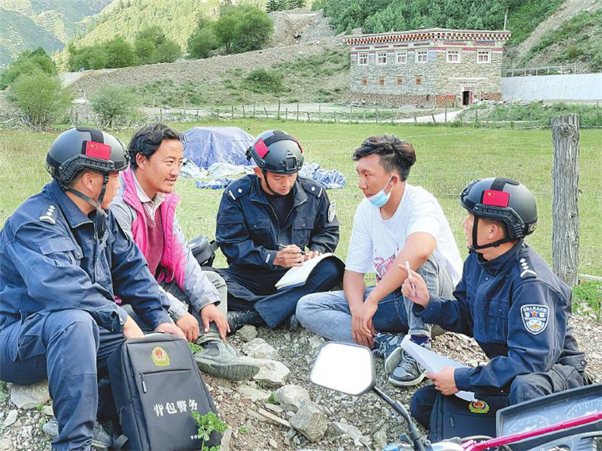 色達(dá)縣甲學(xué)鎮(zhèn).jpg 色達(dá)縣甲學(xué)鎮(zhèn).jpg