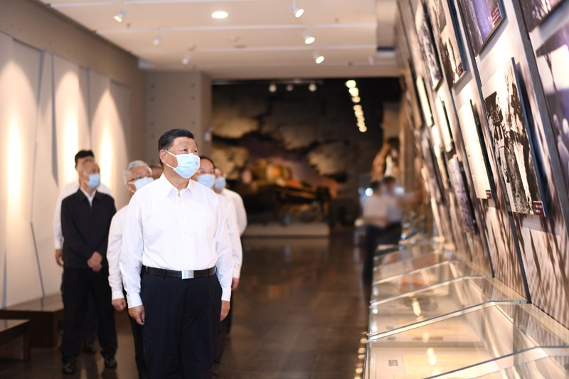 2022年8月16日至17日，中共中央總書記、國家主席、中央軍委主席習近平在遼寧考察。這是16日下午，習近平在錦州市考察遼沈戰(zhàn)役紀念館。 新華社記者 燕雁 攝