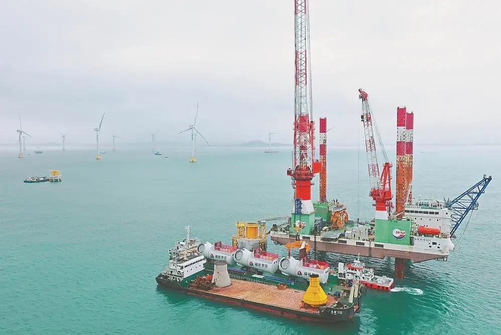 福能集團(tuán)曾是“一煤獨(dú)大”的老國(guó)企，近年來積極轉(zhuǎn)型，布局新能源、新材料、醫(yī)療健康等領(lǐng)域。圖為福能集團(tuán)三川海上風(fēng)電項(xiàng)目。（資料圖片）