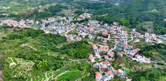 軍營村俯瞰。人民網(wǎng)記者 陳博 攝